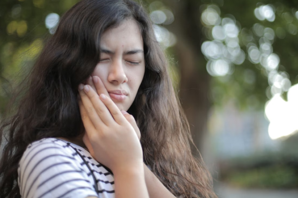 Sensitive Teeth: Common Causes and Ways to Manage Discomfort